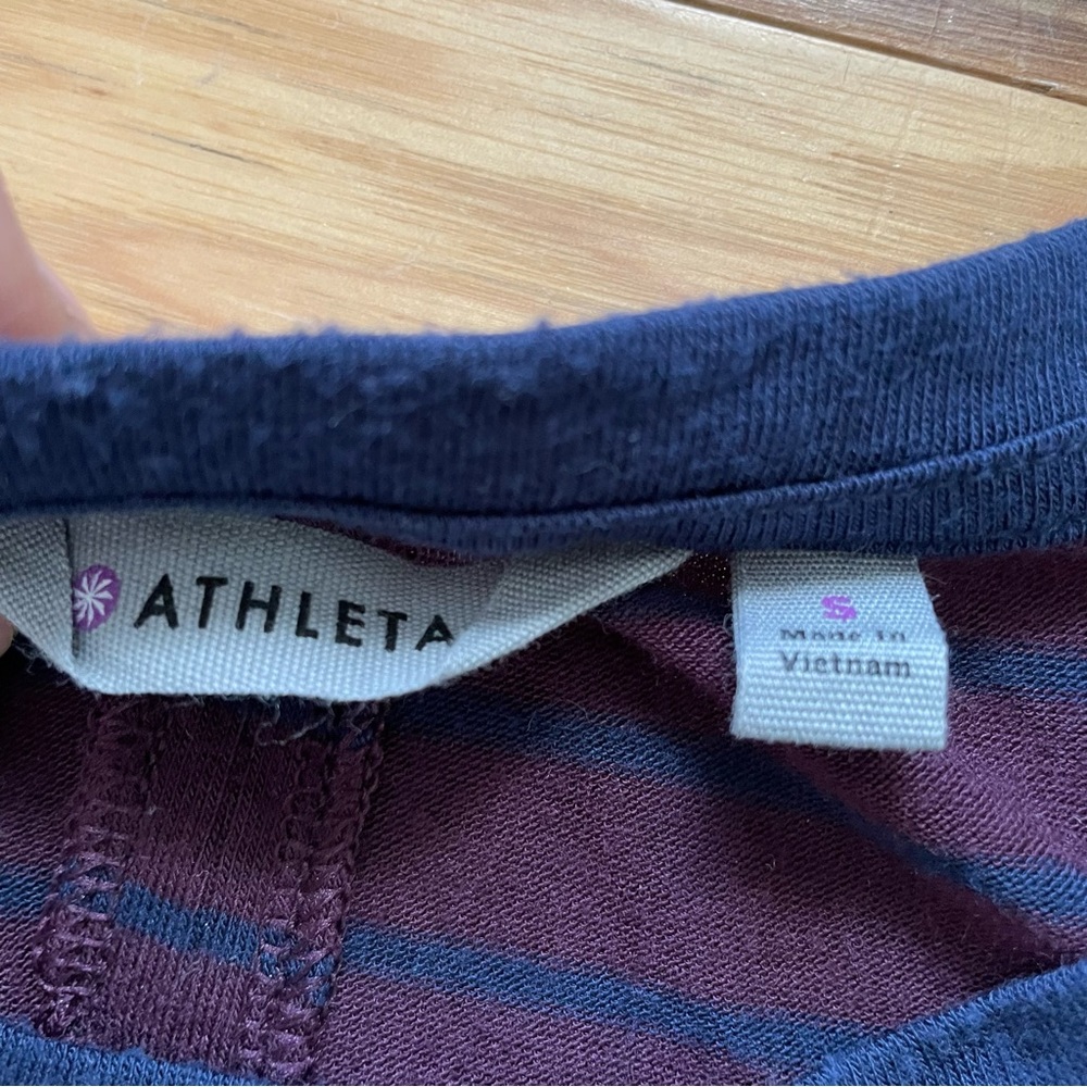 Athleta long sleeve shirt